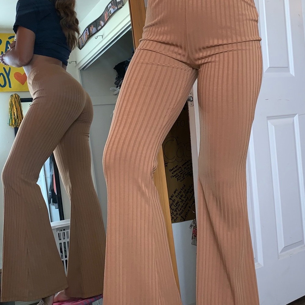 CUTE Forever 21 Flair Pants